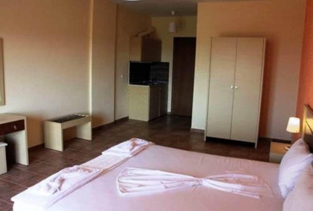 פוטוס Moonbeam Hotel מראה חיצוני תמונה
