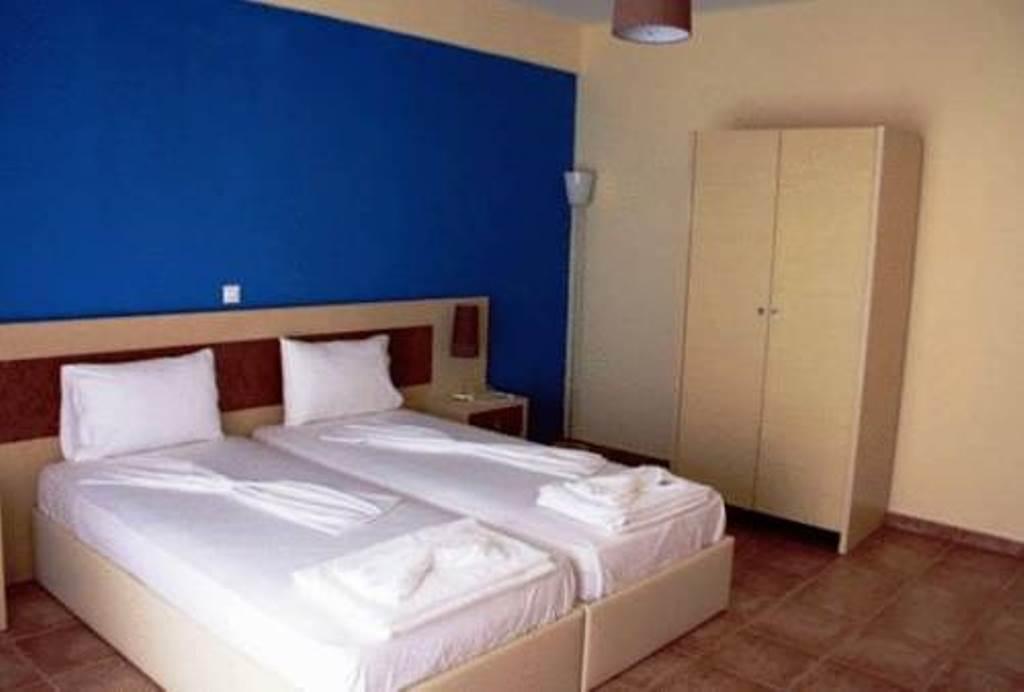 פוטוס Moonbeam Hotel מראה חיצוני תמונה