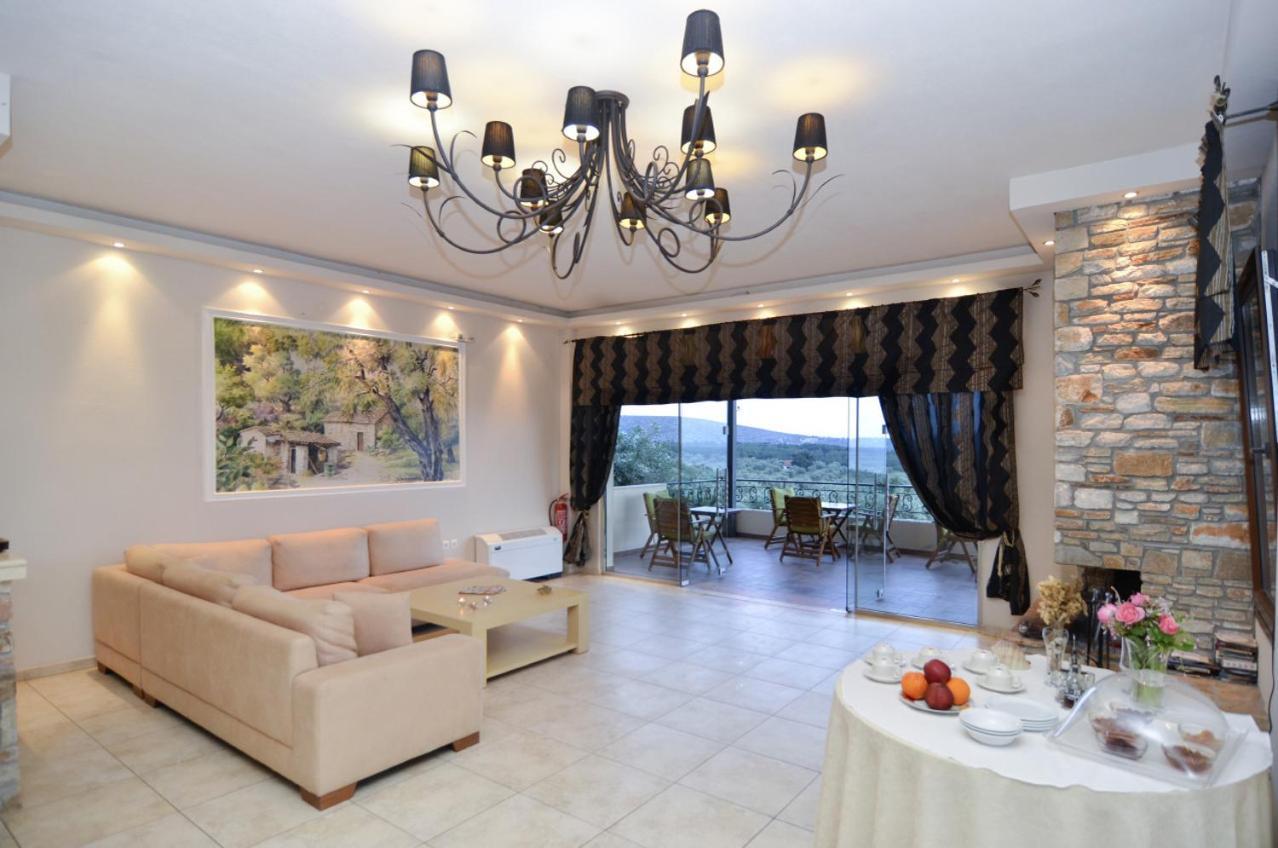פוטוס Moonbeam Hotel מראה חיצוני תמונה