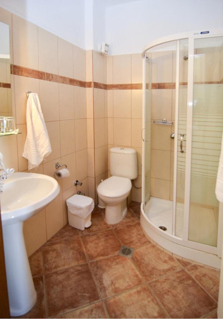 פוטוס Moonbeam Hotel מראה חיצוני תמונה